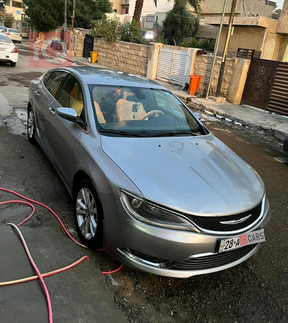 Chrysler 200
